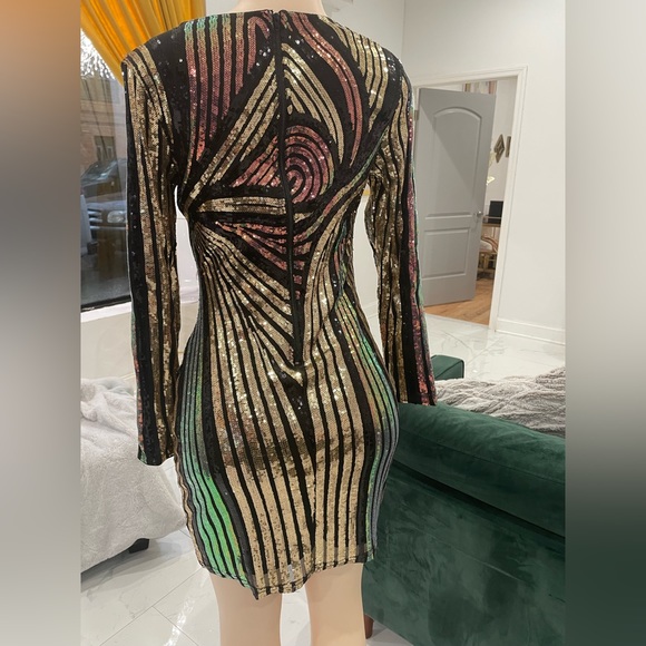 Dress - Picture 3 of 3